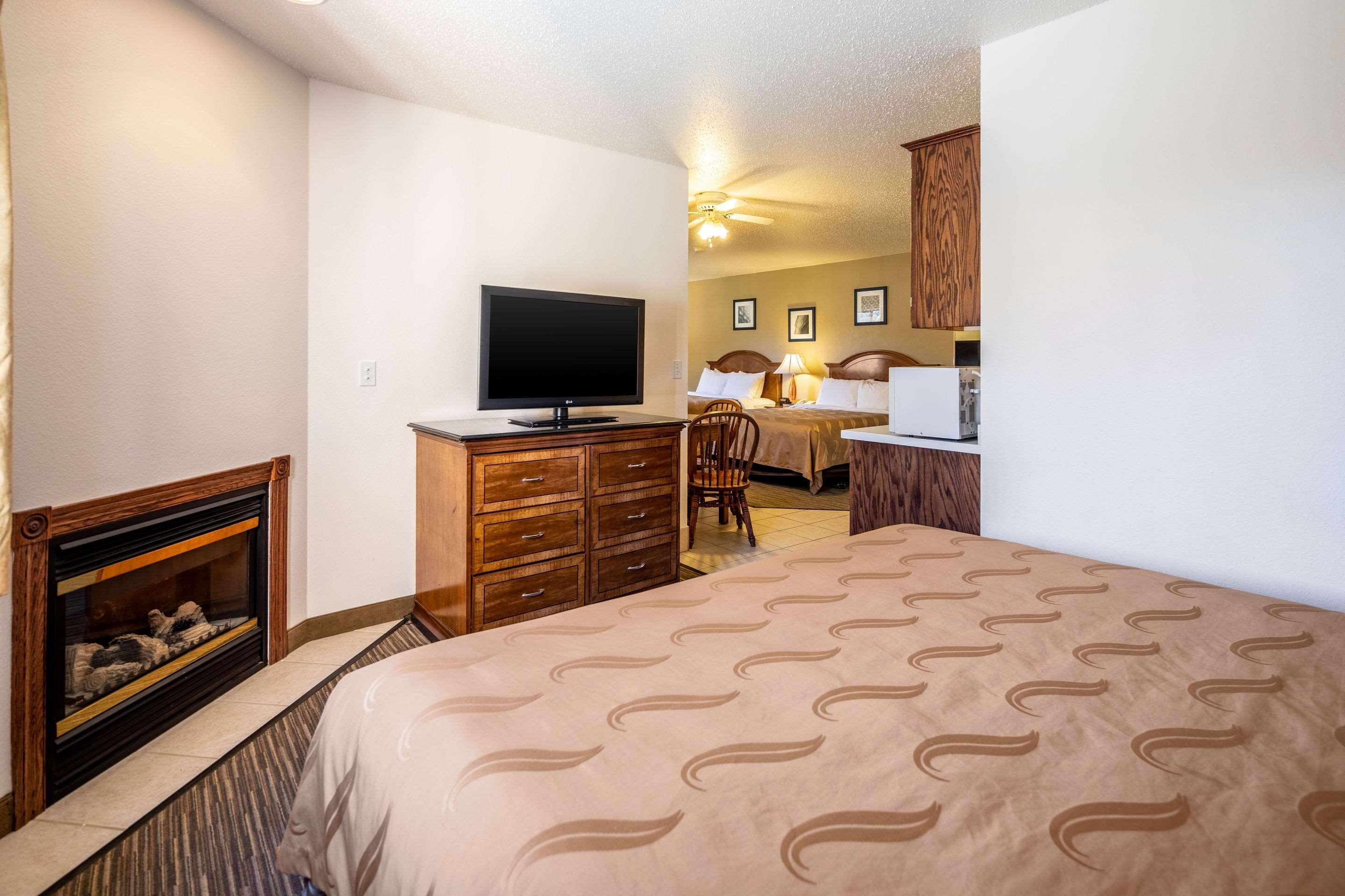 Quality Inn Keystone Near Mount Rushmore Екстер'єр фото
