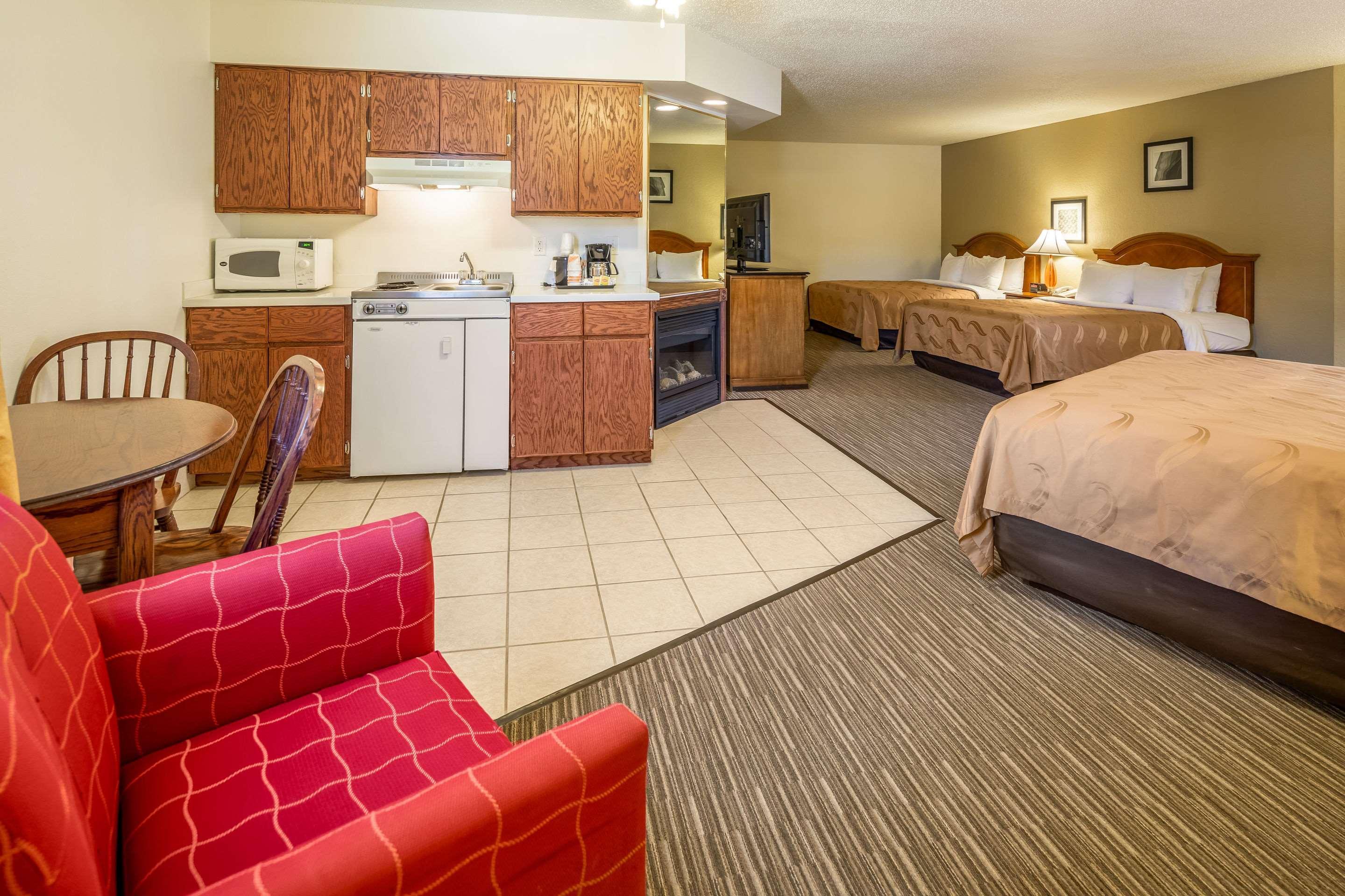 Quality Inn Keystone Near Mount Rushmore Екстер'єр фото