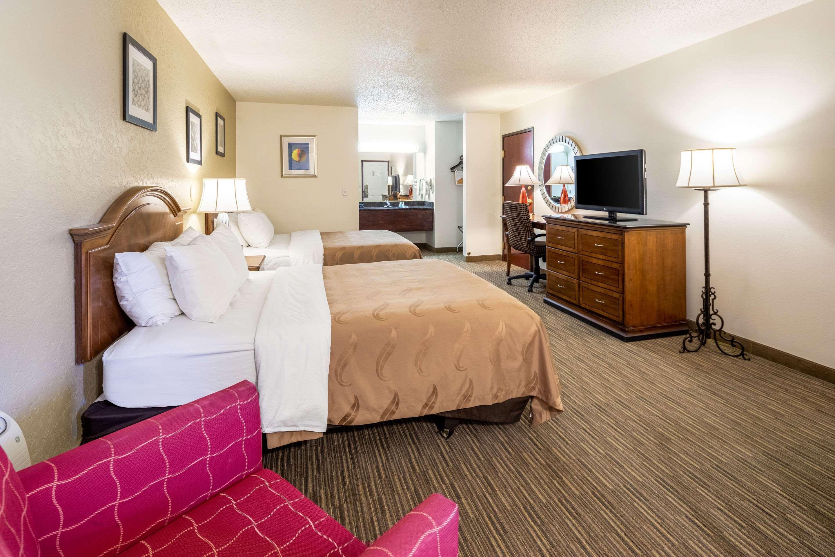 Quality Inn Keystone Near Mount Rushmore Екстер'єр фото