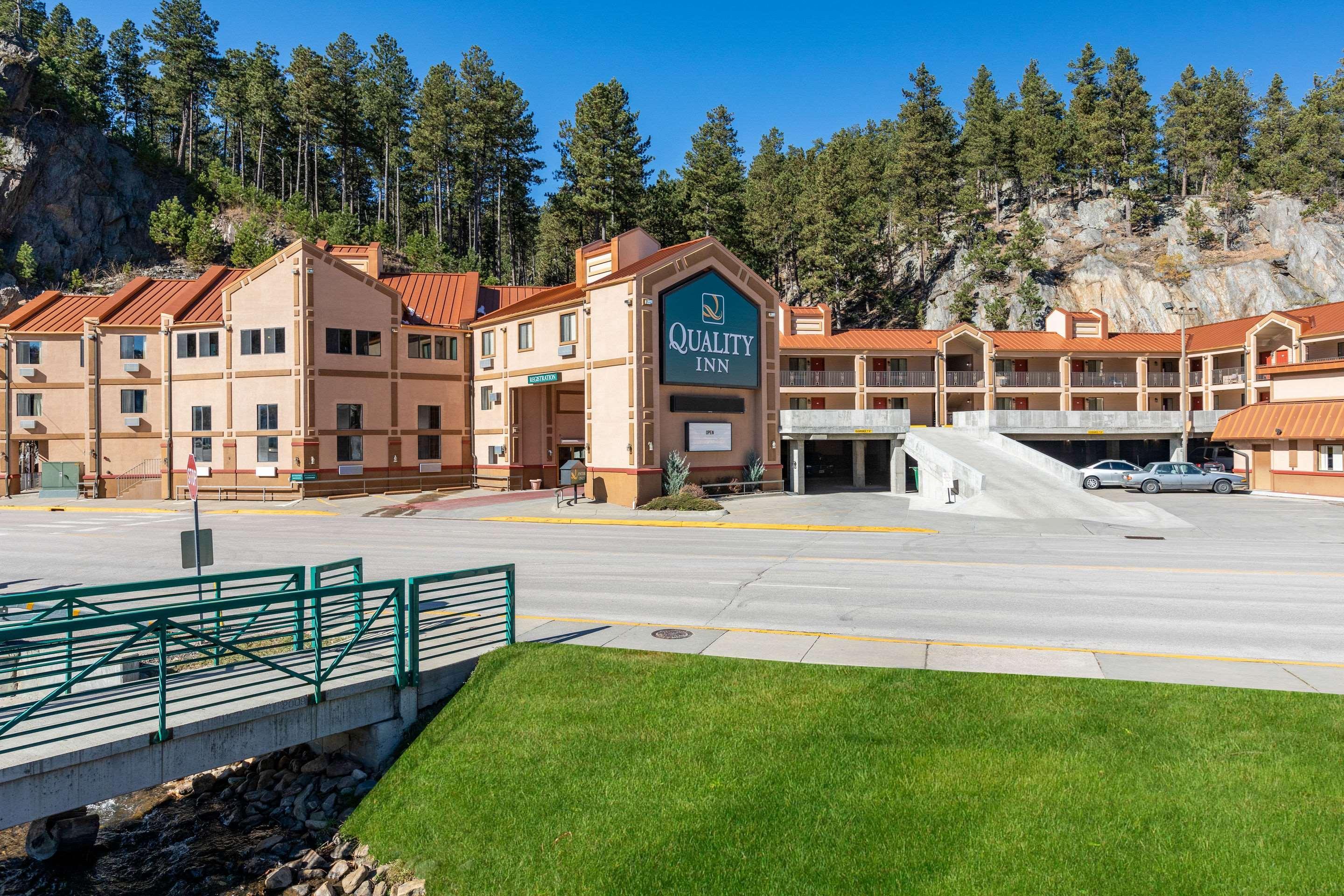 Quality Inn Keystone Near Mount Rushmore Екстер'єр фото