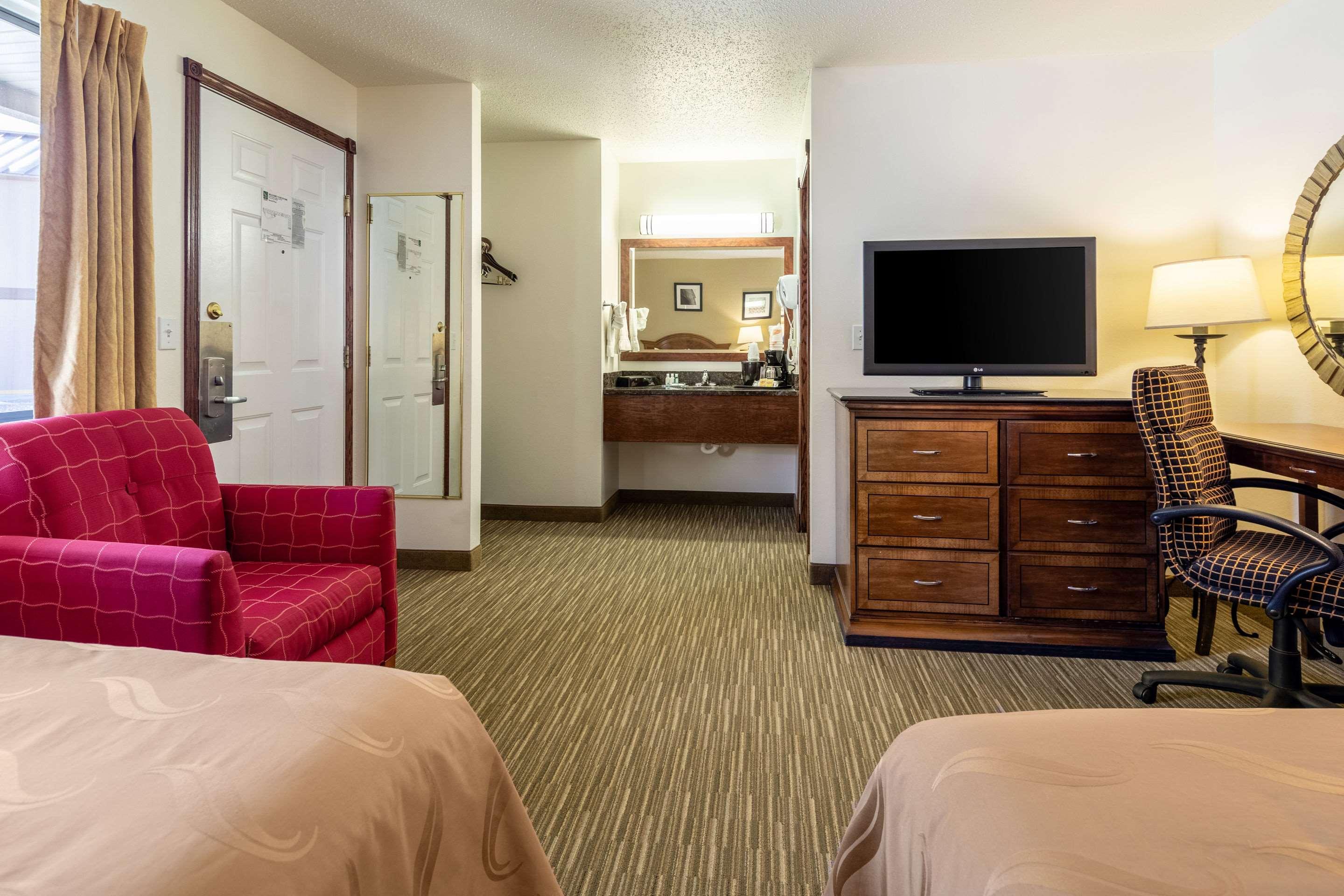 Quality Inn Keystone Near Mount Rushmore Екстер'єр фото