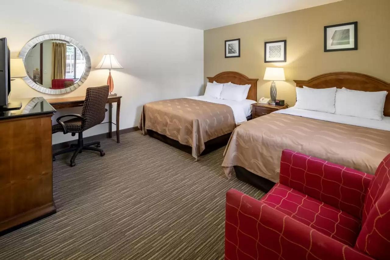 Quality Inn Keystone Near Mount Rushmore Екстер'єр фото