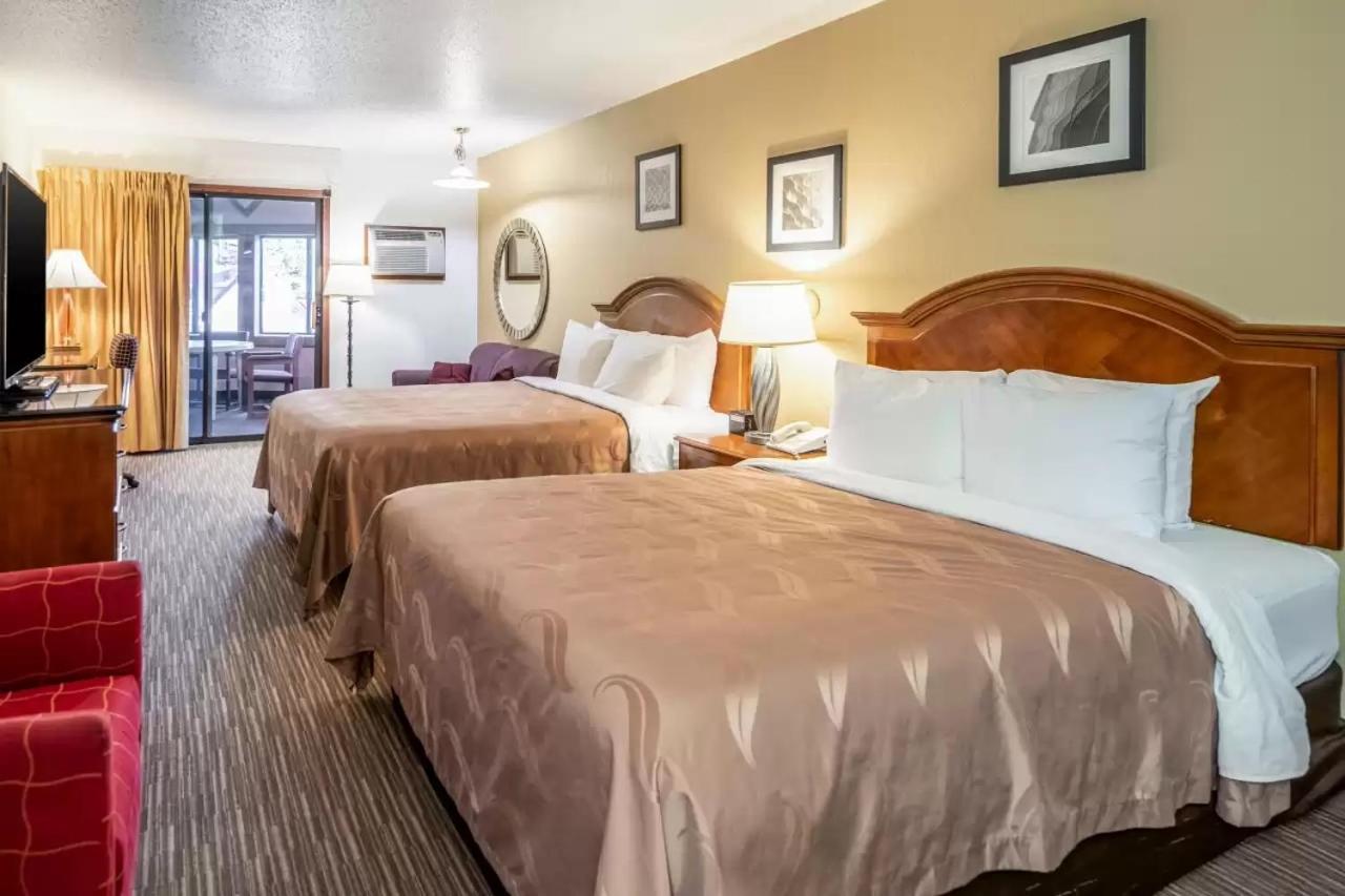 Quality Inn Keystone Near Mount Rushmore Екстер'єр фото