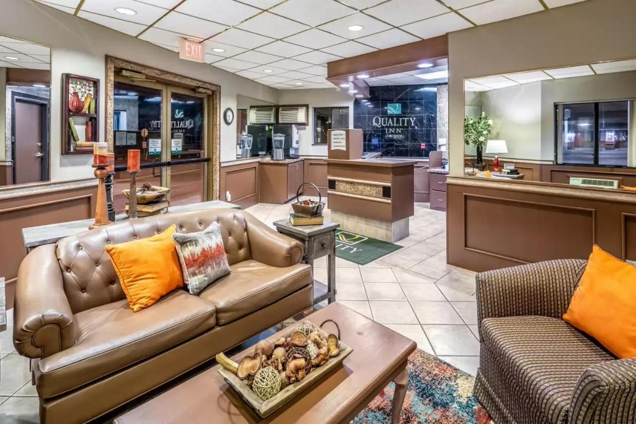 Quality Inn Keystone Near Mount Rushmore Екстер'єр фото